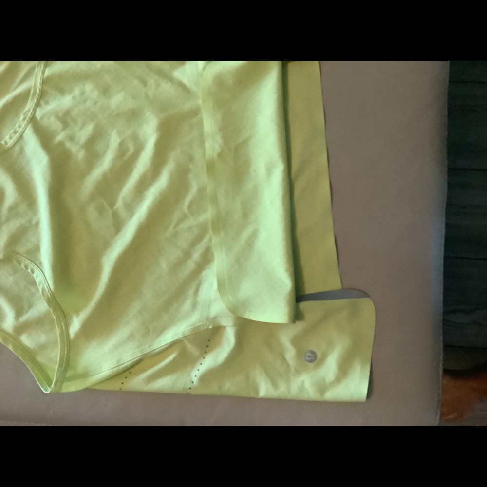 Lululemon - Picture 4 of 5